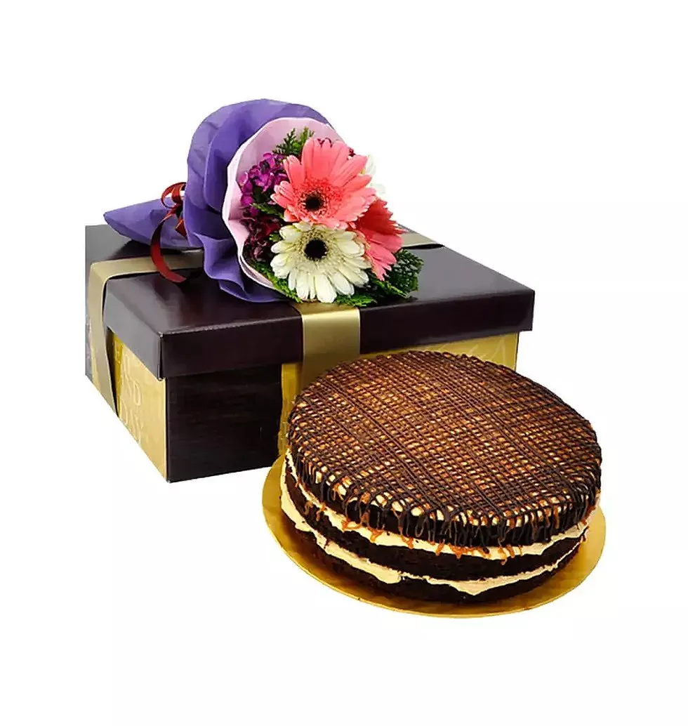 Sweet and Salty Caramel Cake