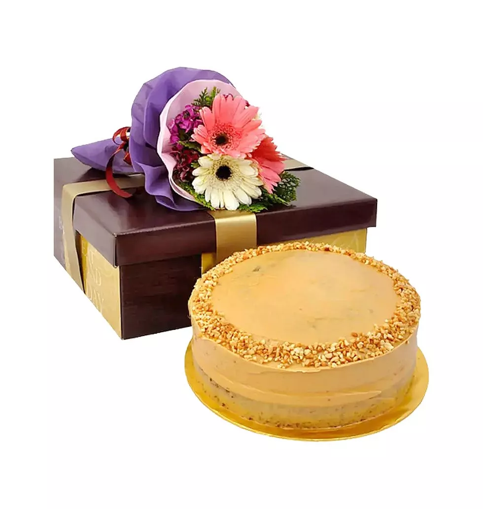 Cake with Bananas and Nuts